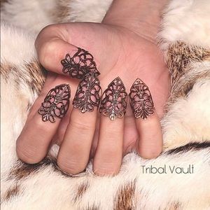 Copper finish nail claws